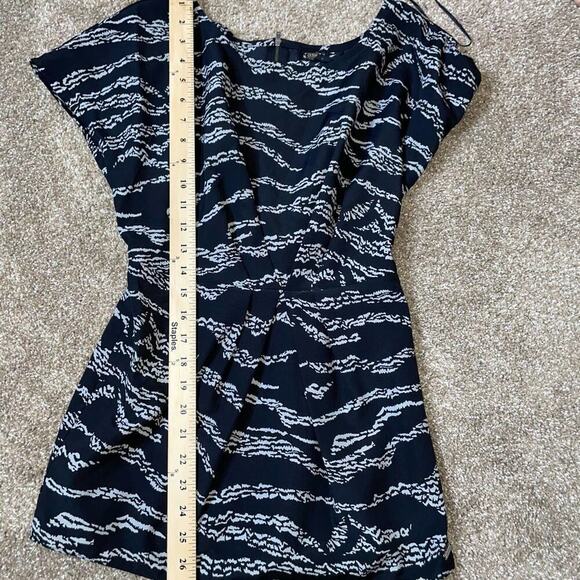 Guess dress gathered waist black gray back zip up elastic waist mini zebra print - Picture 9 of 10